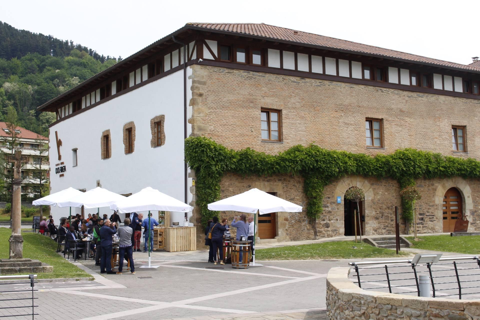 Hotel Dolarea Beasain Exterior photo