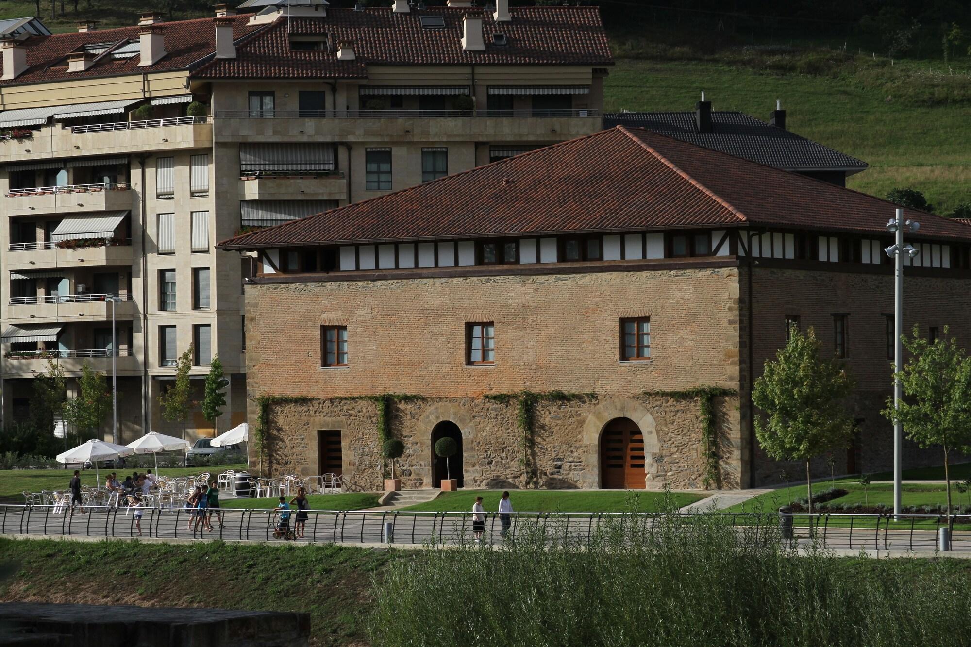 Hotel Dolarea Beasain Exterior photo